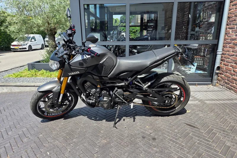 Yamaha MT-09 (2015)