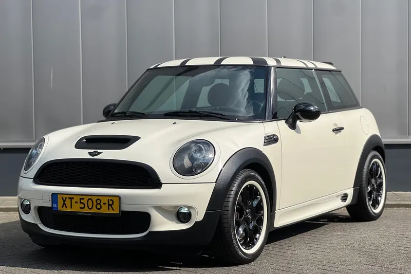 MINI Cooper (2009)