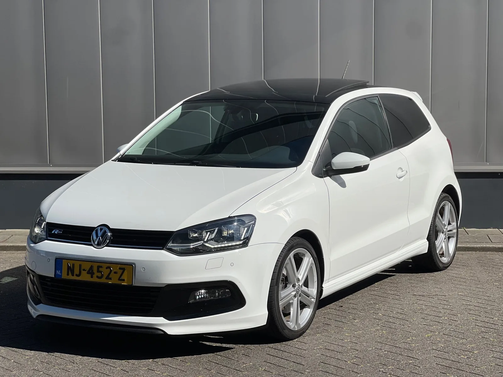 Volkswagen Polo (2015) — foto 1