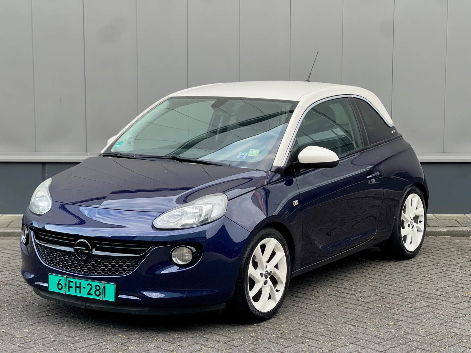 Opel Adam (2016) — foto 1