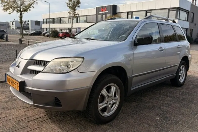 Mitsubishi Outlander (2005)