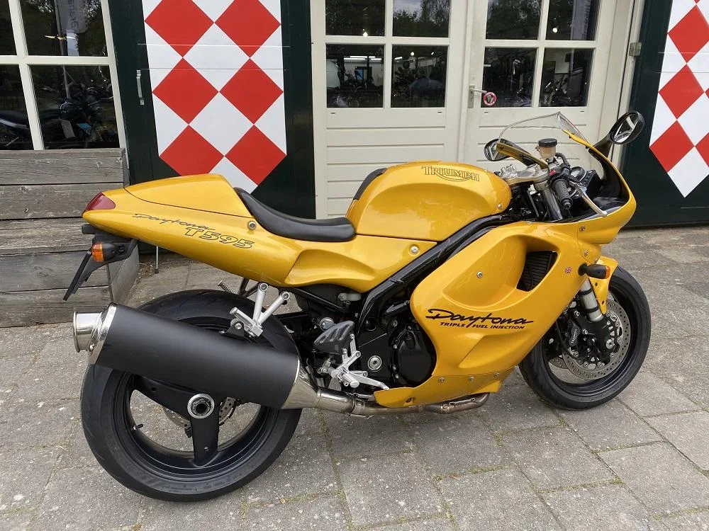 Triumph Daytona T 595 (1997) — foto 1