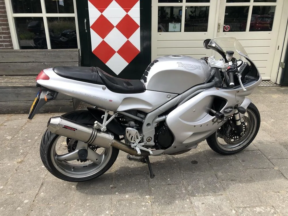 Triumph Daytona 955I (2000) — foto 1