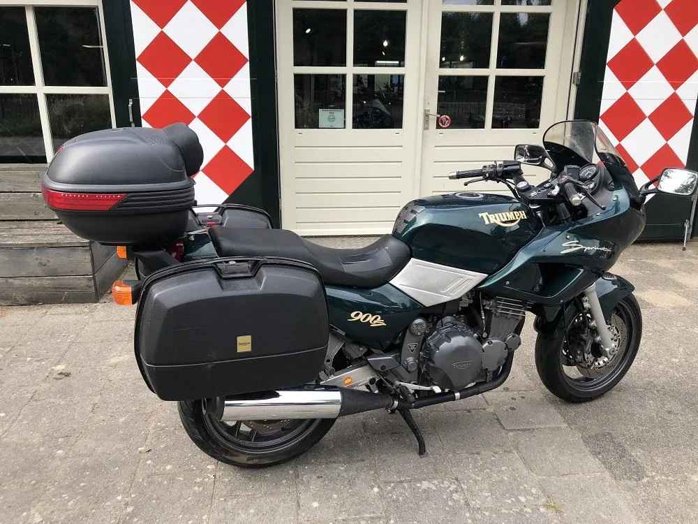 Triumph Sprint 900 (1994) — foto 1