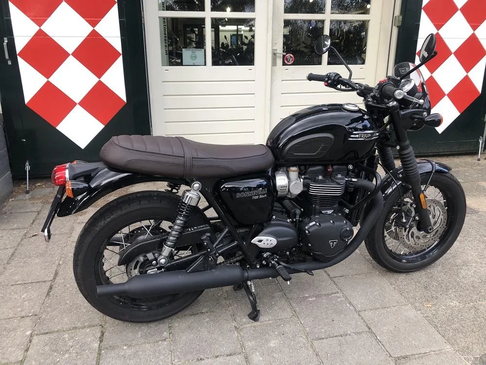 Triumph Bonneville T120 (2021) — foto 1