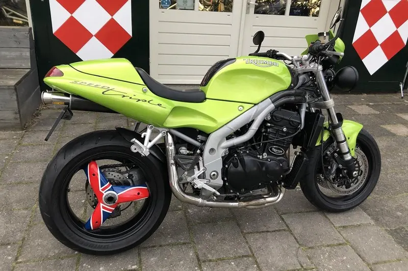 Triumph Speed Triple (2001)