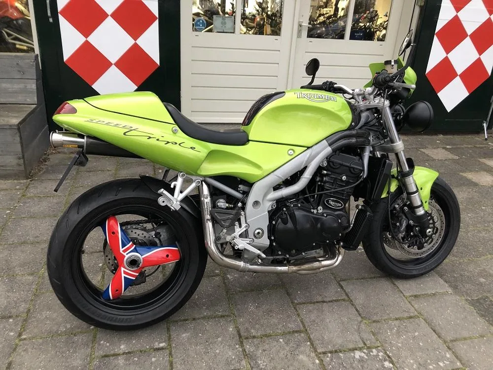 Triumph Speed Triple (2001) — foto 1