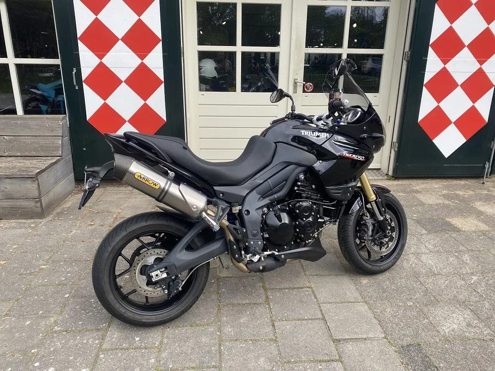 Triumph Tiger 1050 (2013) — foto 1