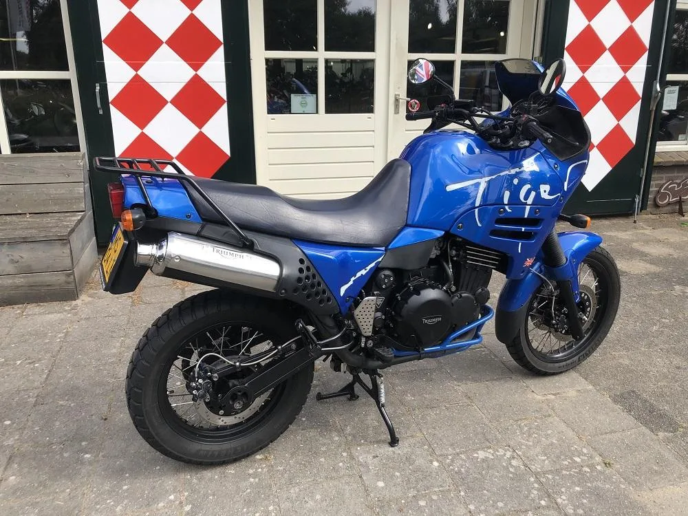 Triumph Tiger 900 (1994) — foto 1