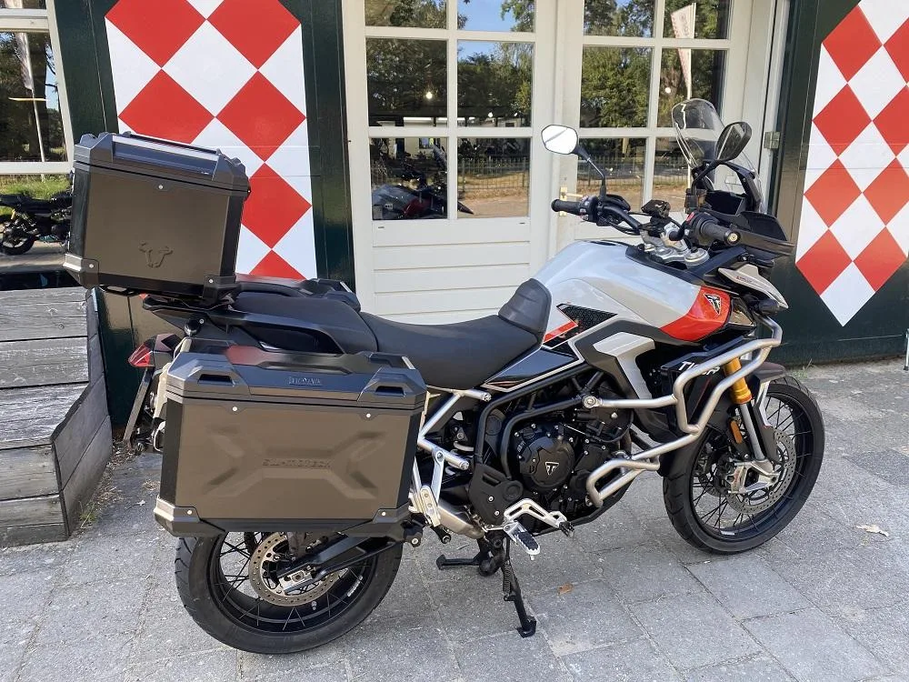 Triumph Tiger 900 Rally PRO (2024) — foto 1