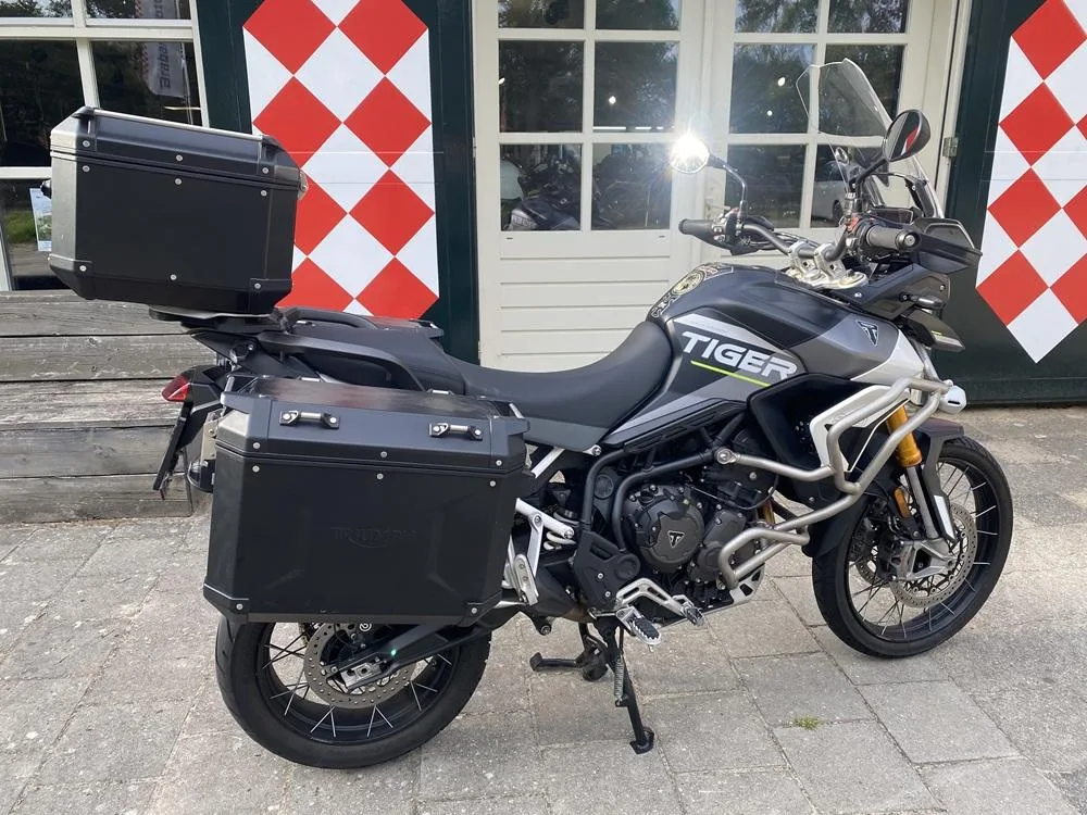 Triumph Tiger 900 (2024) — foto 1
