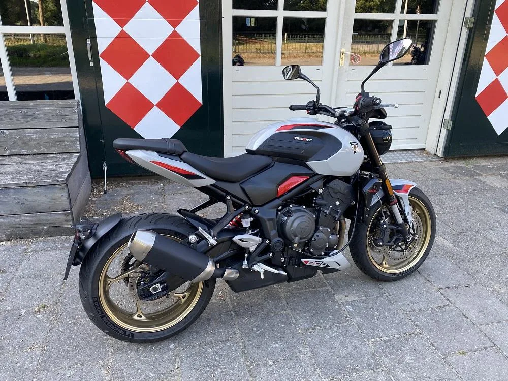Triumph Trident 800 (2026) — foto 1