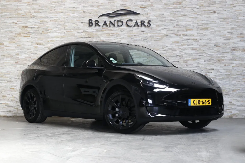 Tesla Model Y (2023) — foto 1