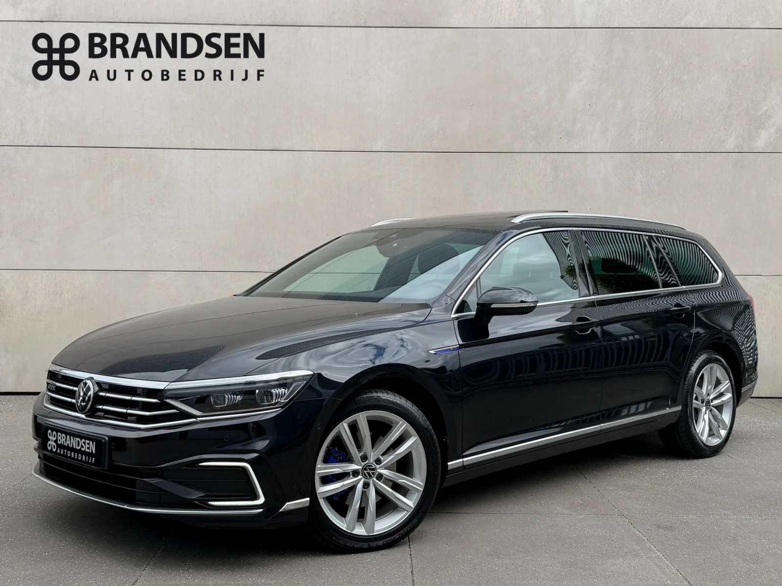 Volkswagen Passat (2020) — foto 1