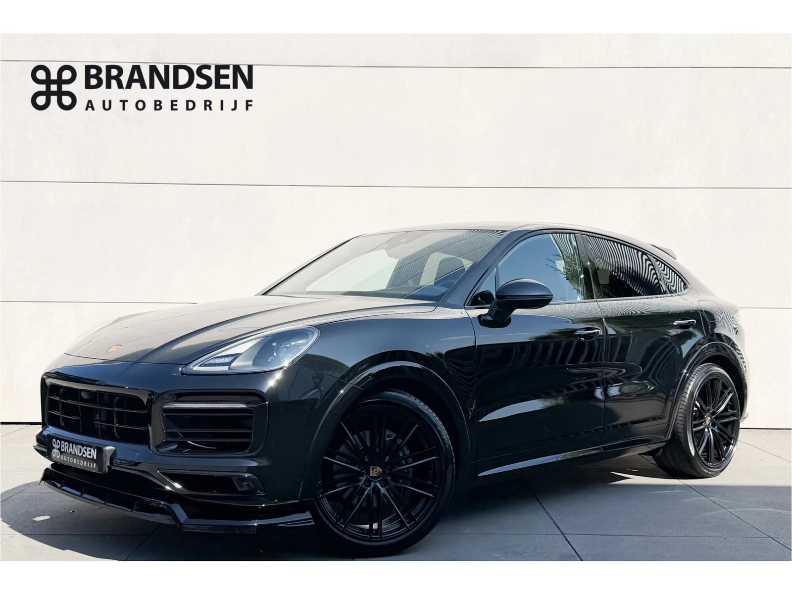 Porsche Cayenne (2023) — foto 1