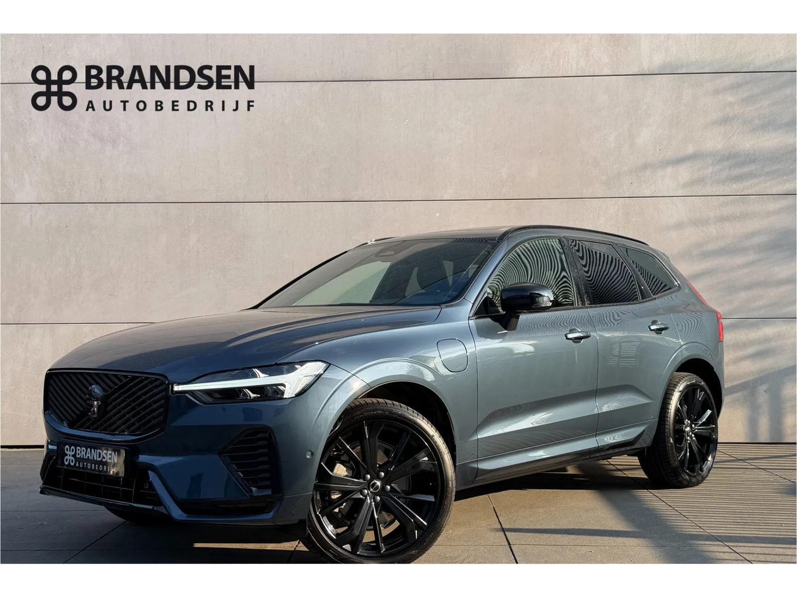 Volvo XC60 (2026) — foto 1