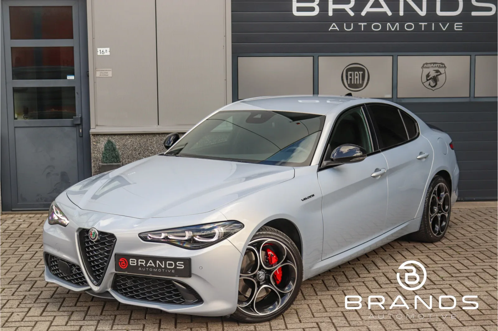 Alfa Romeo Giulia (2024) — foto 1