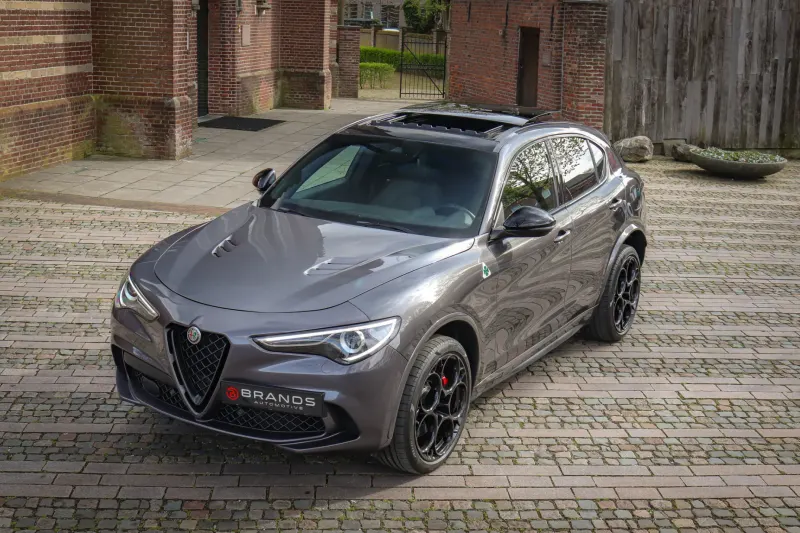 Alfa Romeo Stelvio (2022)