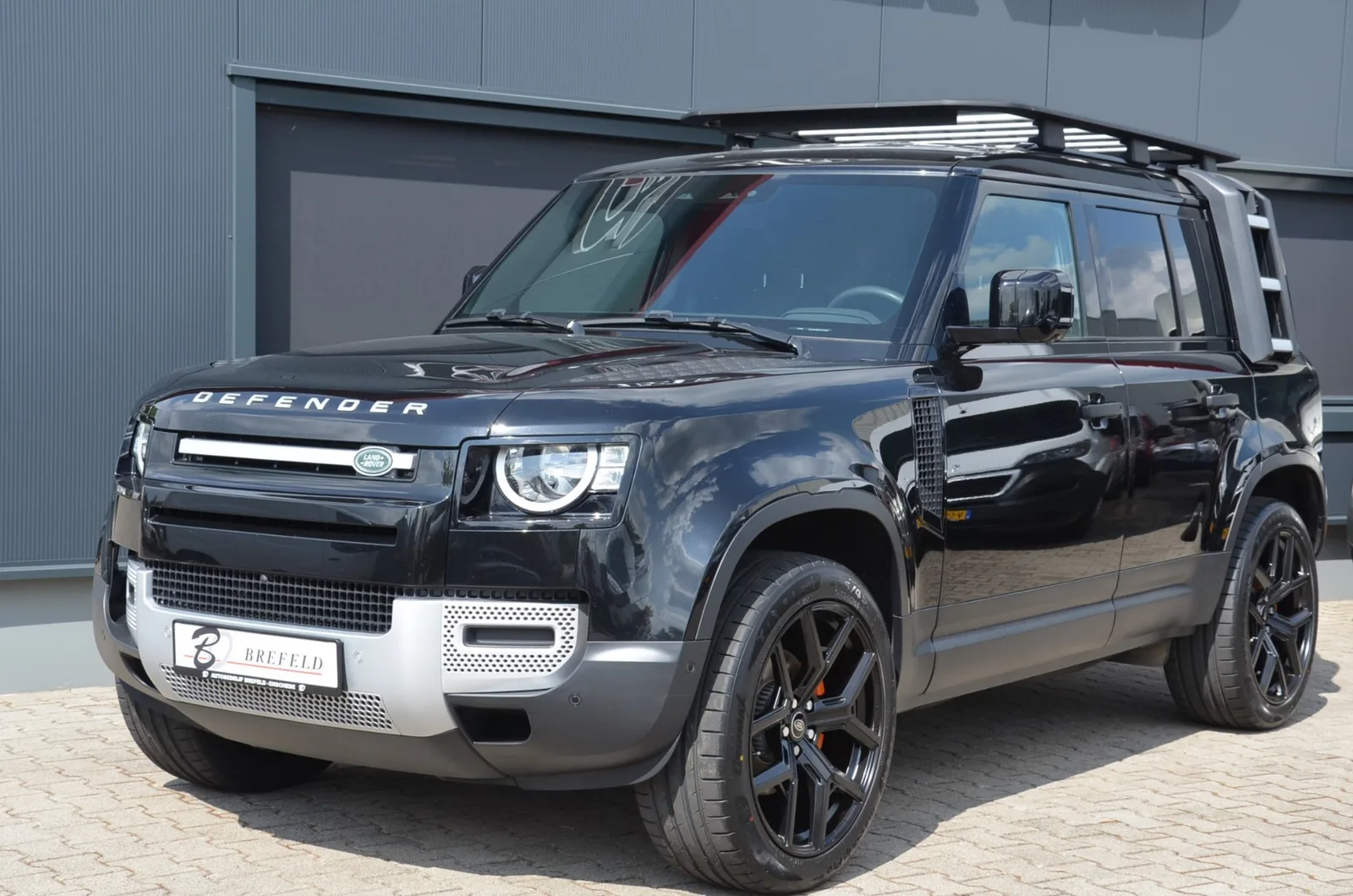 Land Rover Defender (2023) — foto 1
