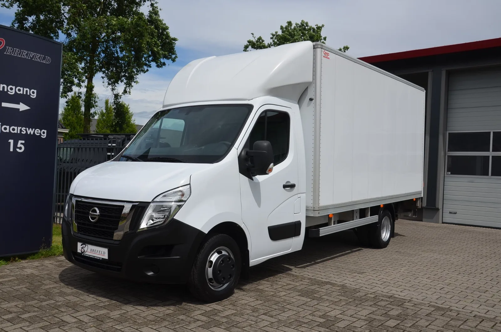 Nissan Interstar (2024) — foto 1
