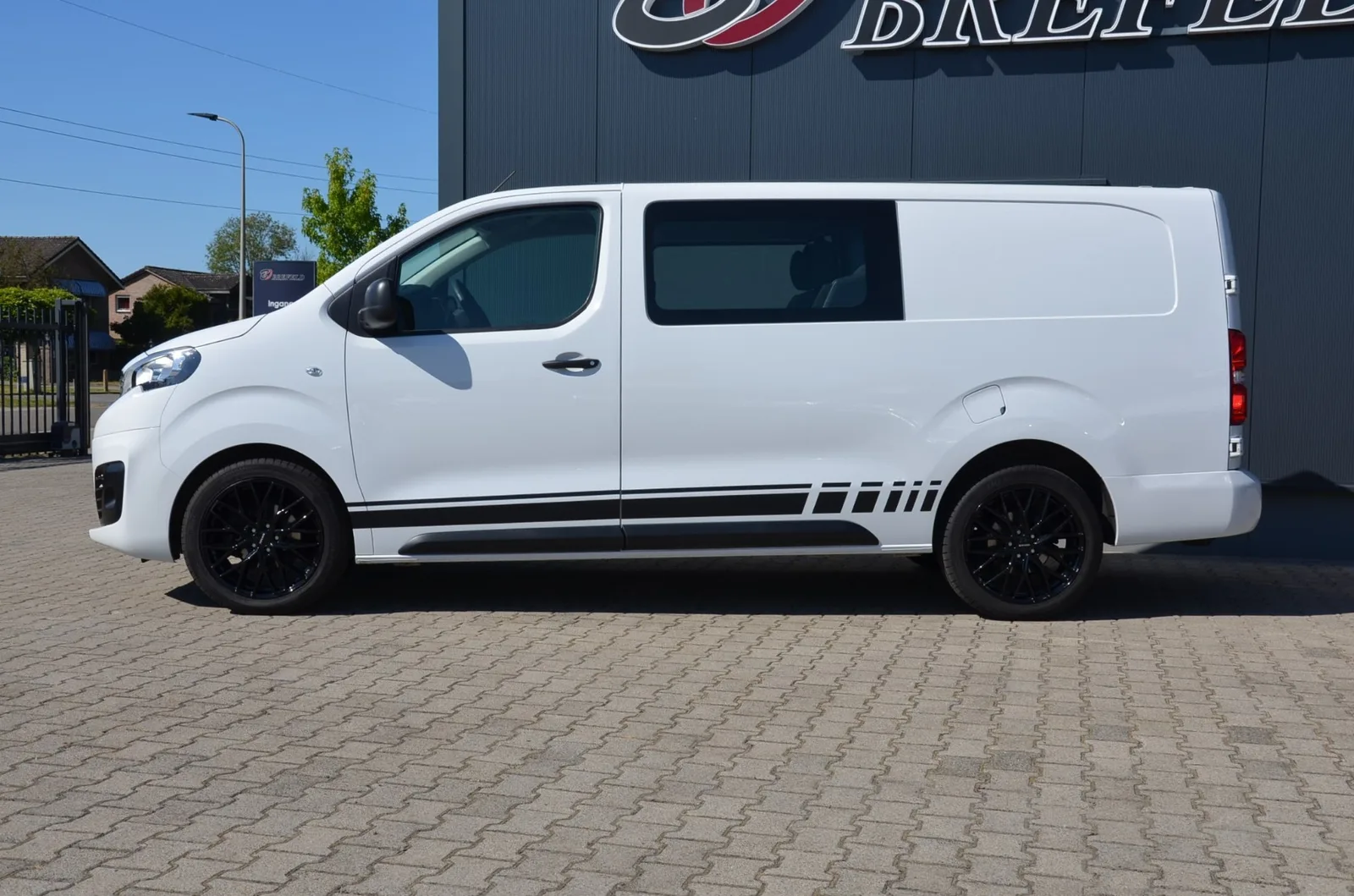 Peugeot Expert (2022) — foto 1