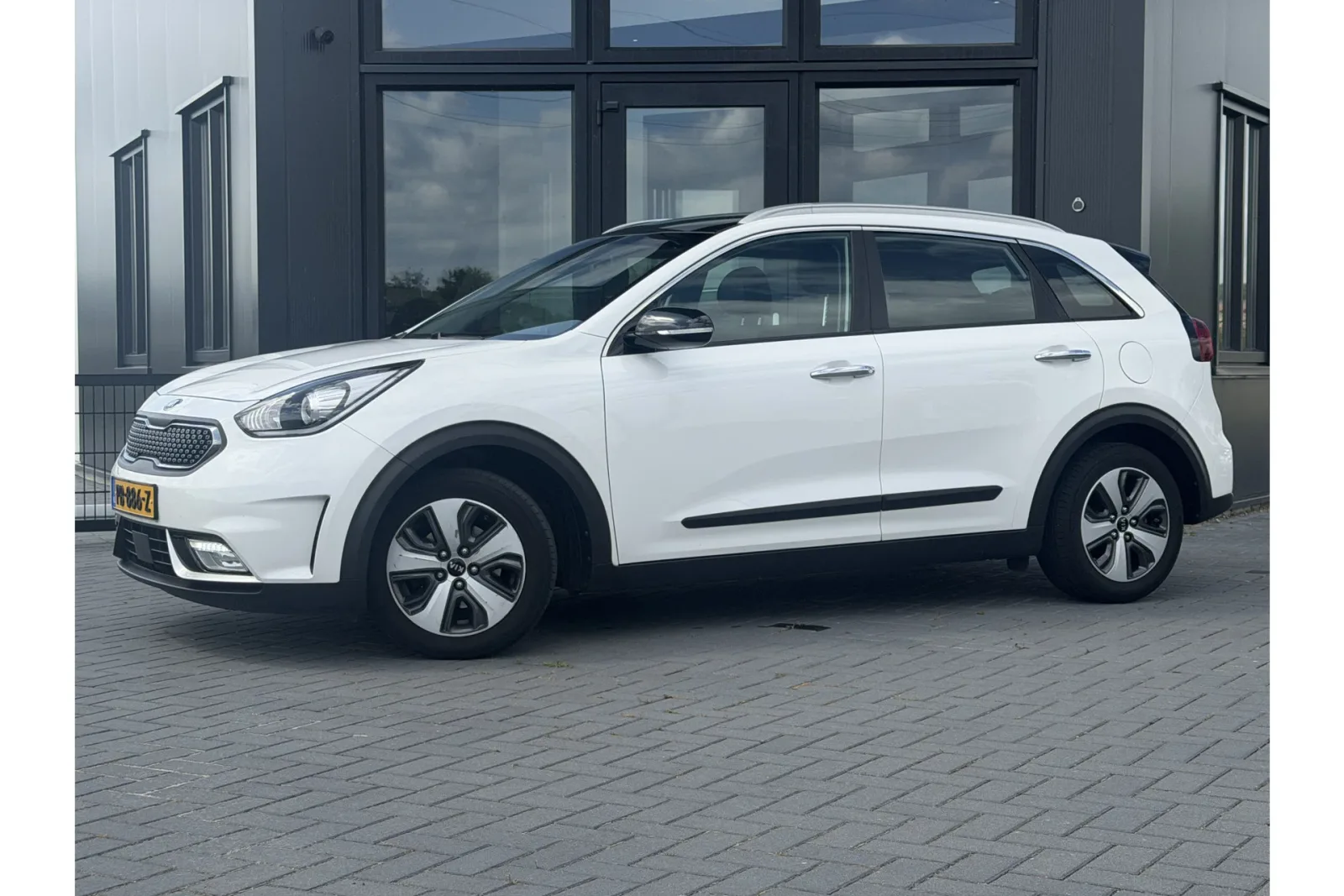 Kia Niro (2017) — foto 1