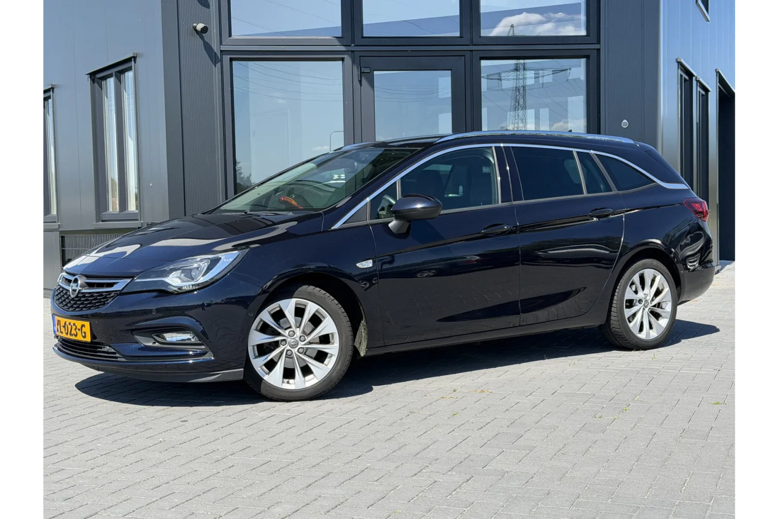 Opel Astra (2019) — foto 1