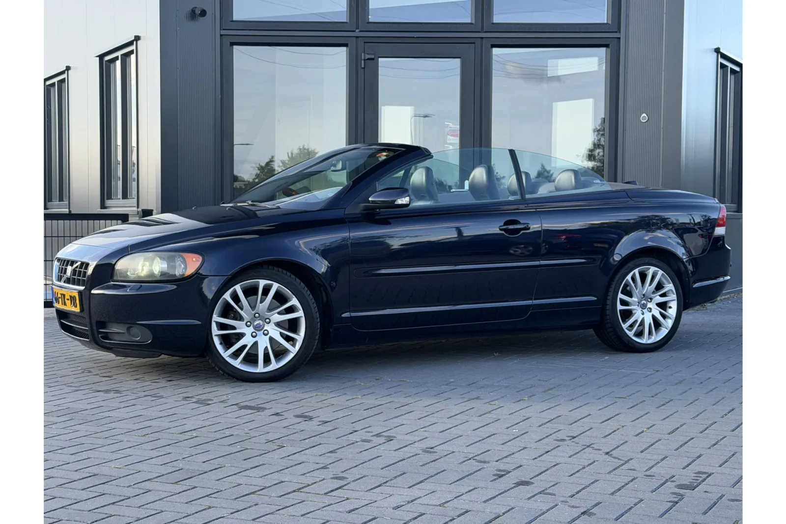 Volvo C70 (2006) — foto 1