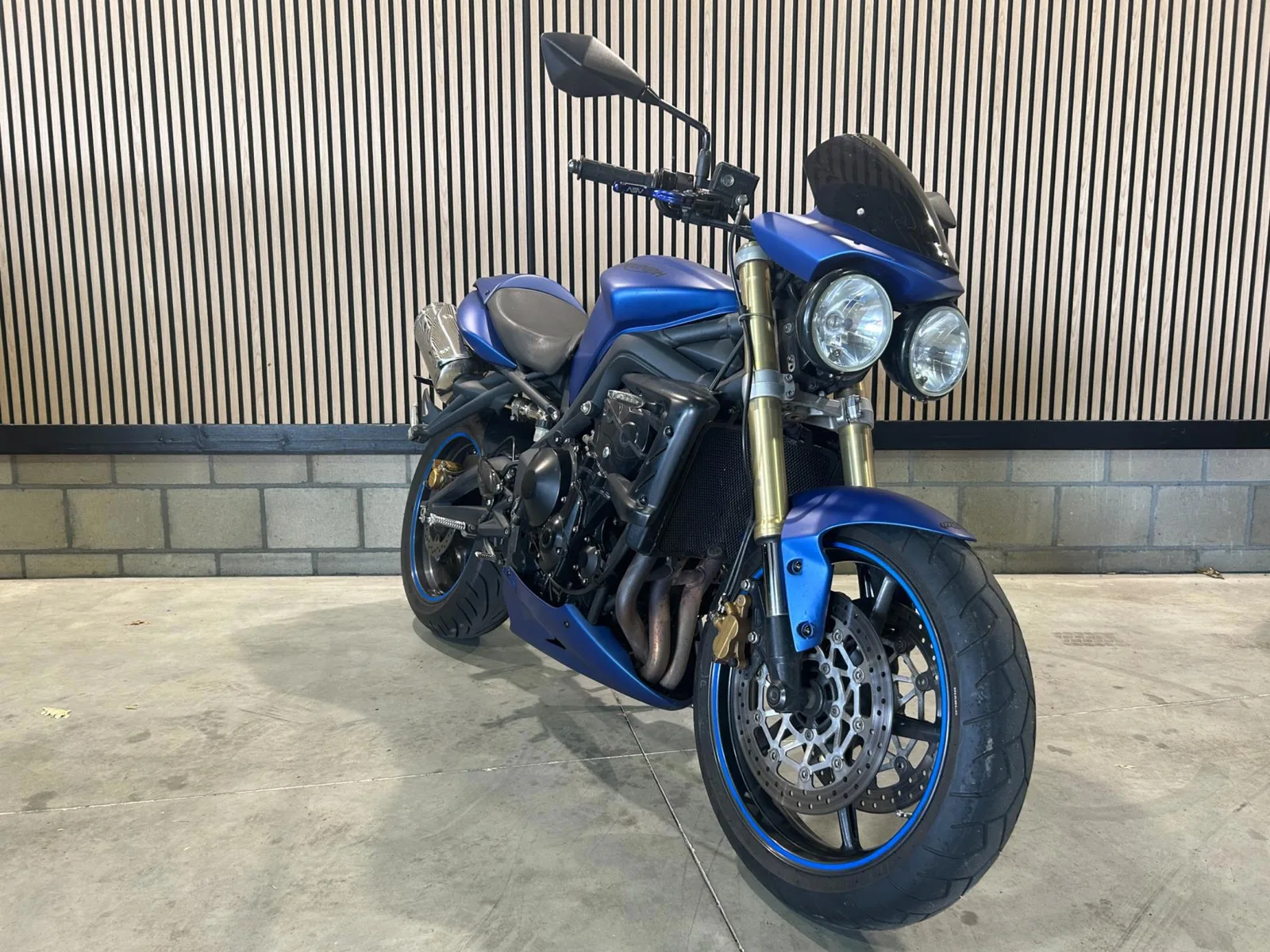Triumph Street Triple (2009) — foto 1