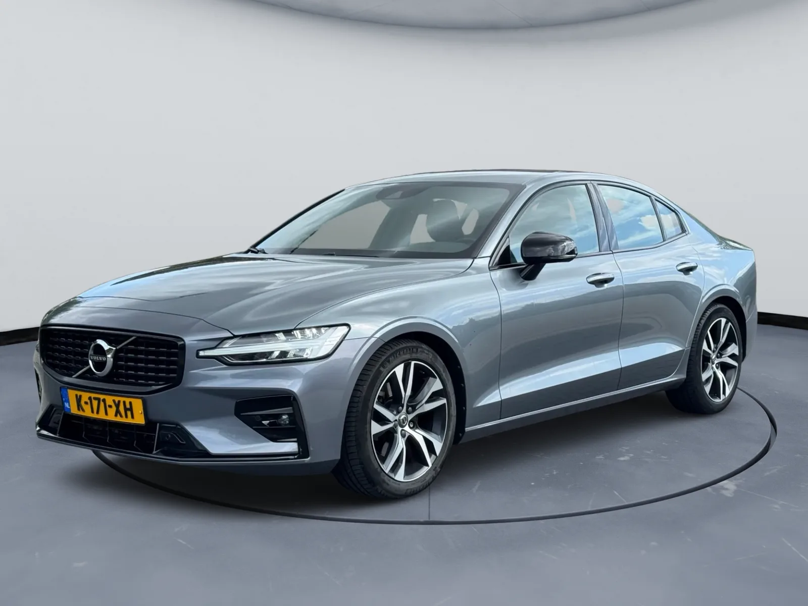 Volvo S60 (2021) — foto 1