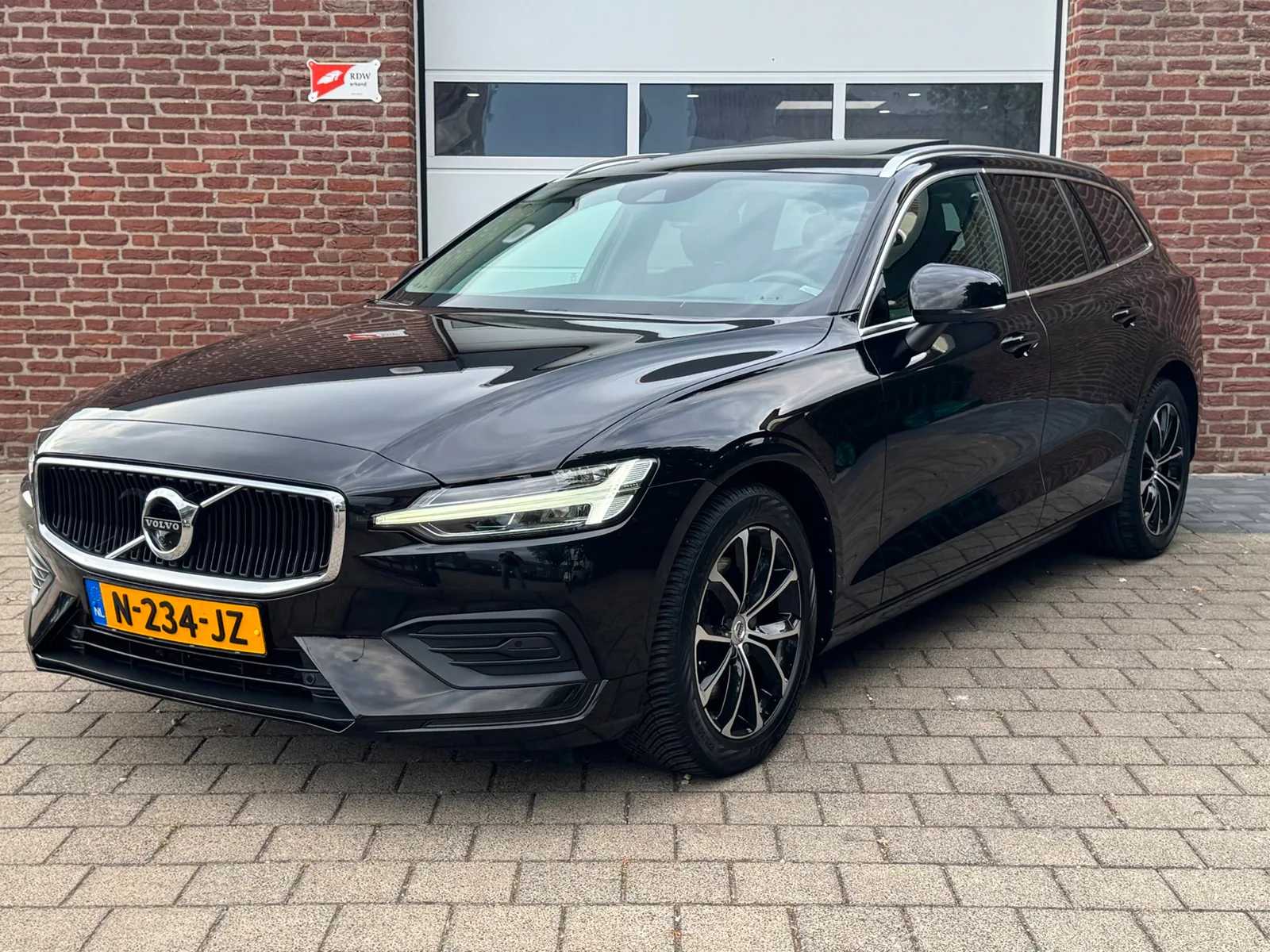 Volvo V60 (2021) — foto 1