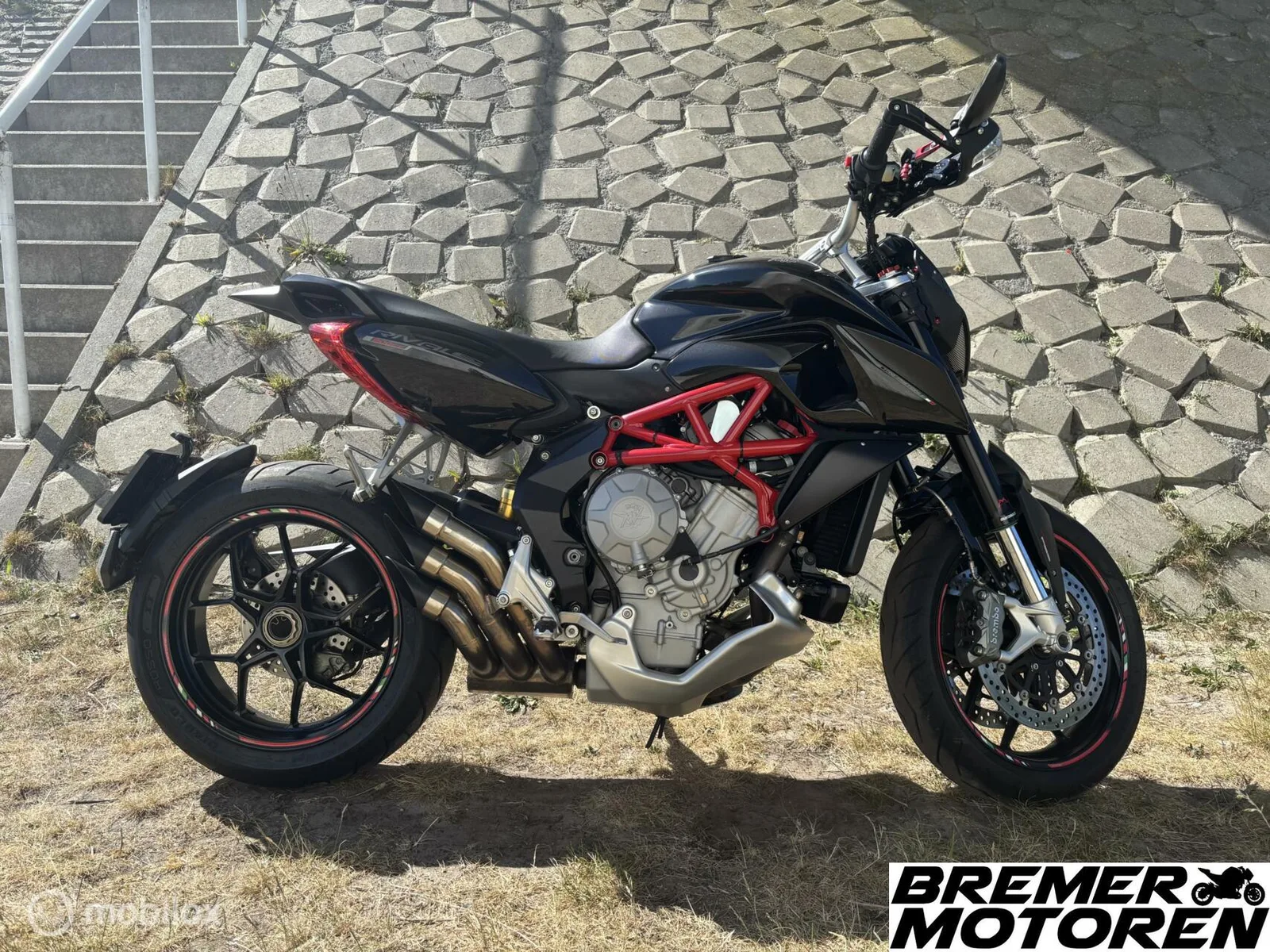 MV Agusta F3 800 (2016) — foto 1