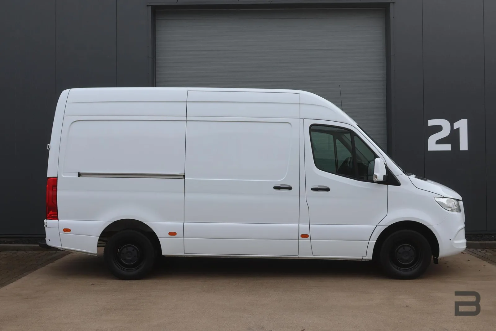 Mercedes-Benz Sprinter (2023) — foto 1