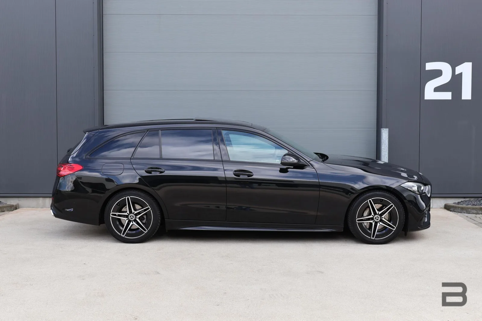 Mercedes-Benz C-Klasse (2023) — foto 1