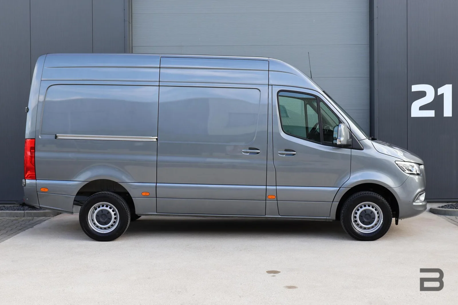 Mercedes-Benz Sprinter (2024) — foto 1