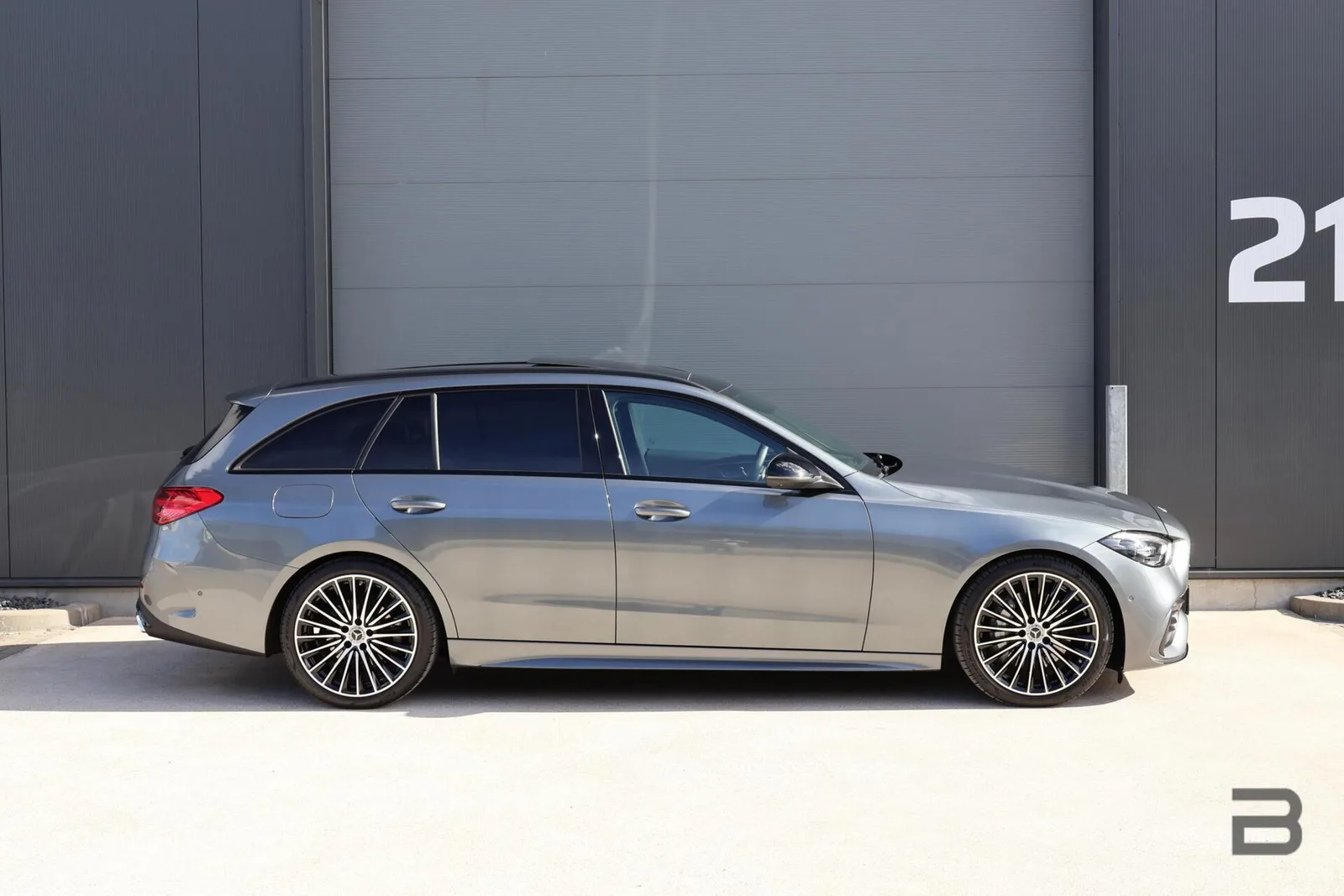 Mercedes-Benz C-Klasse (2025) — foto 1