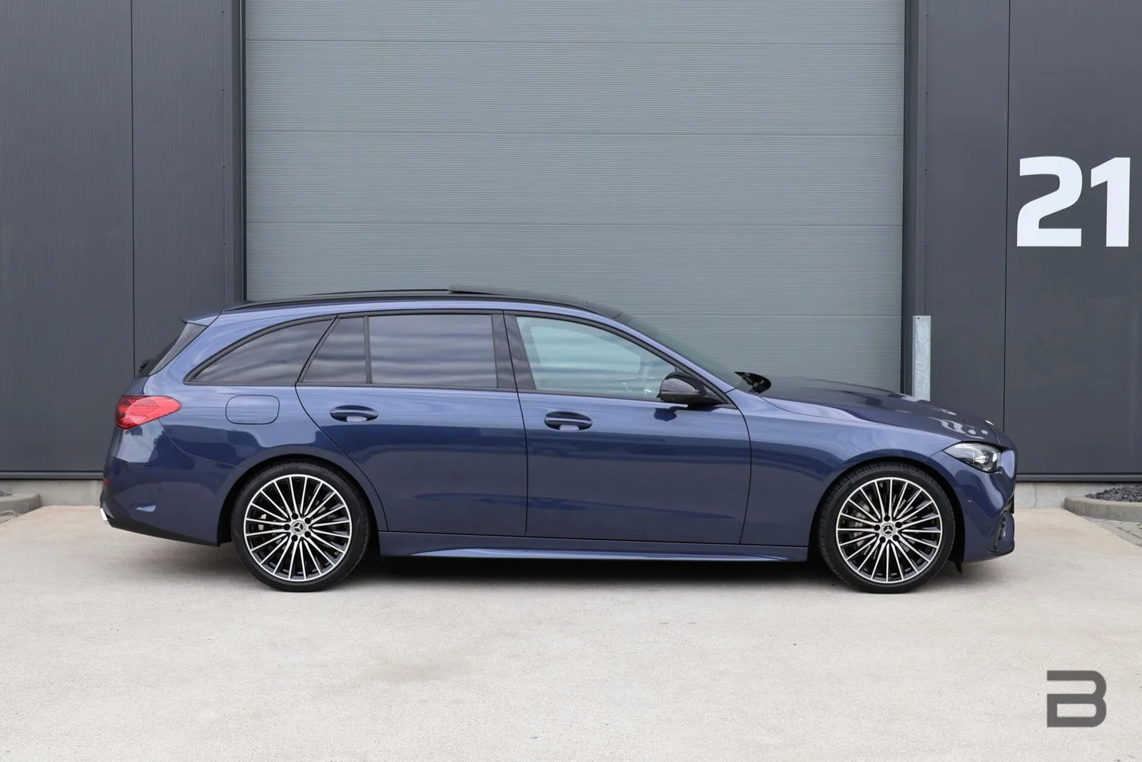 Mercedes-Benz C-Klasse (2025) — foto 1