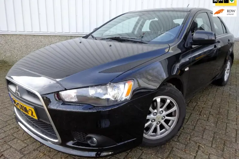 Mitsubishi Lancer (2012)