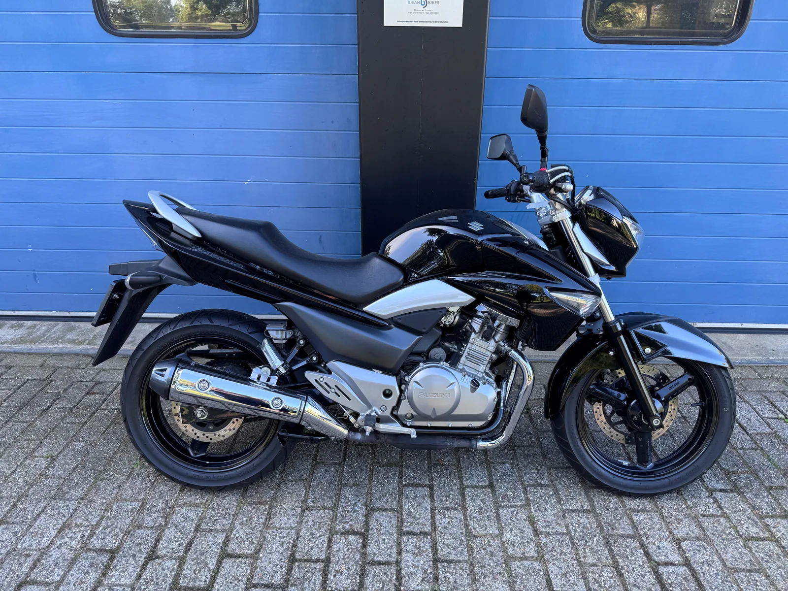 Suzuki GW 250 Inazuma (2014) — foto 1