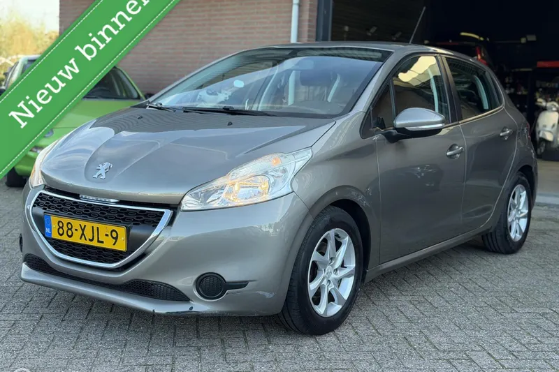 Peugeot 208 (2012)