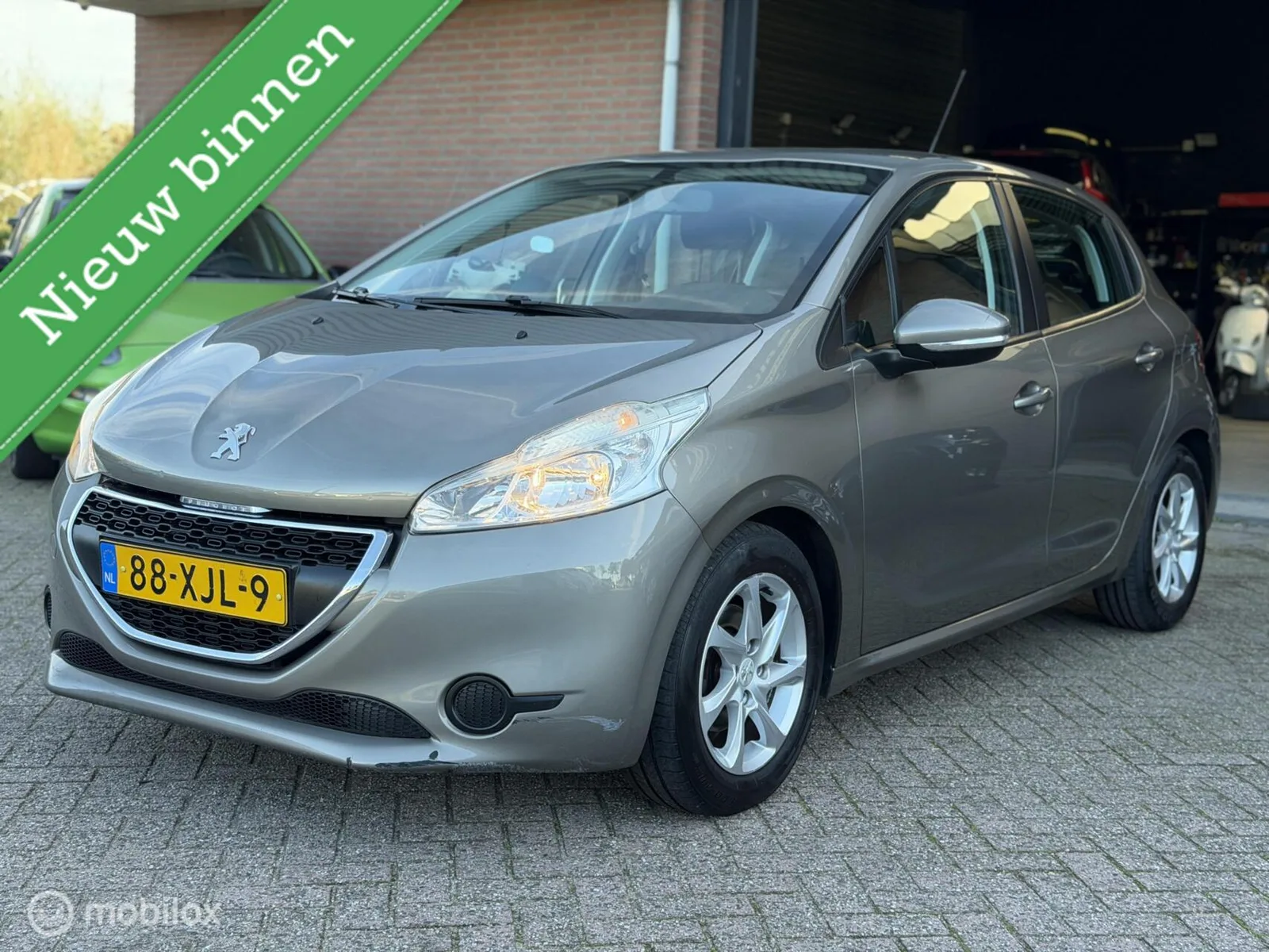 Peugeot 208 (2012) — foto 1
