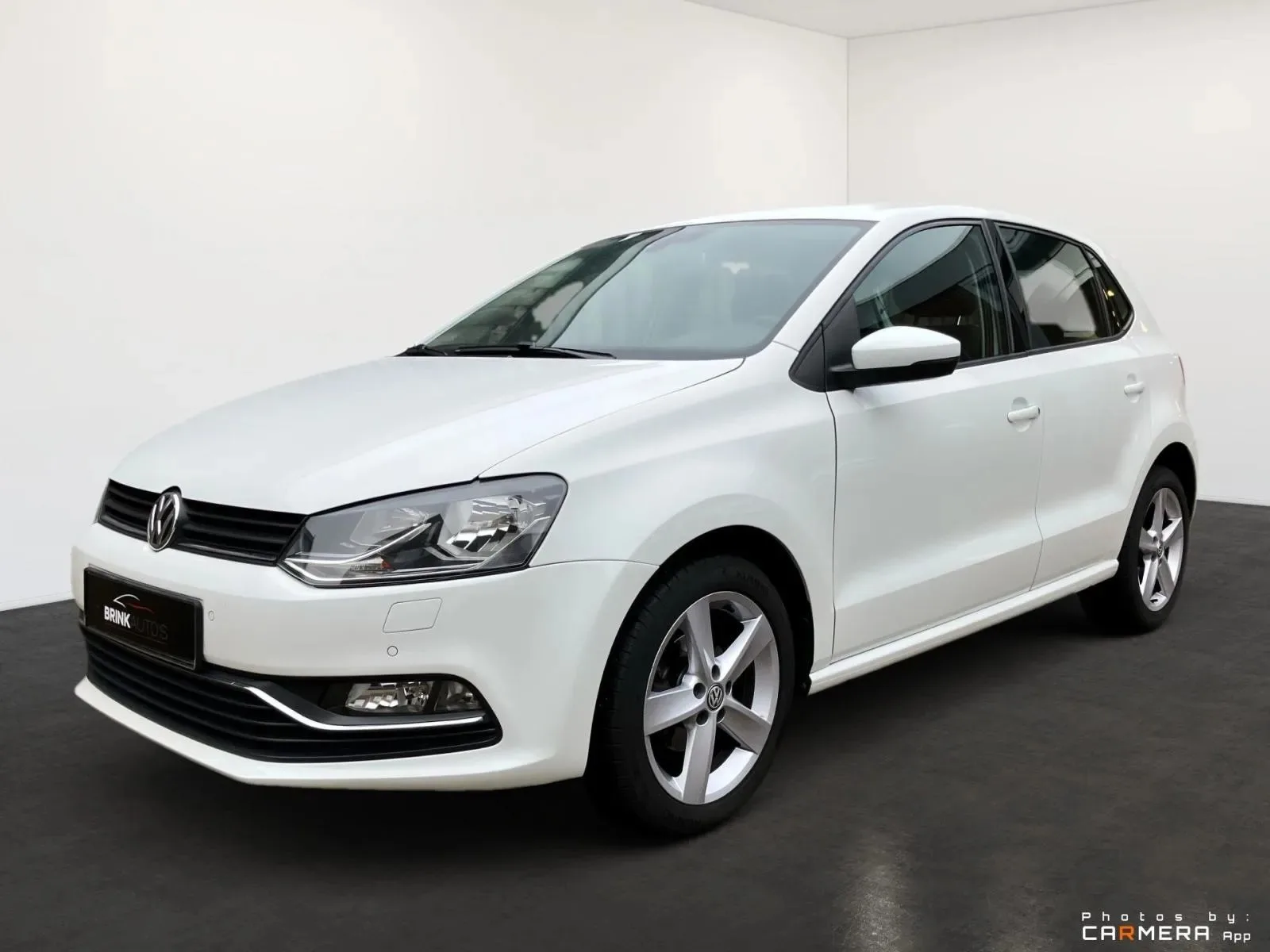 Volkswagen Polo (2015) — foto 1