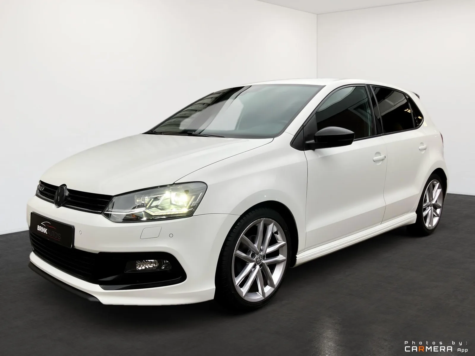 Volkswagen Polo (2015) — foto 1