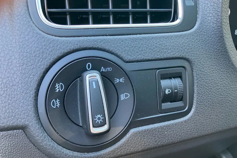 Volkswagen Polo (2015)