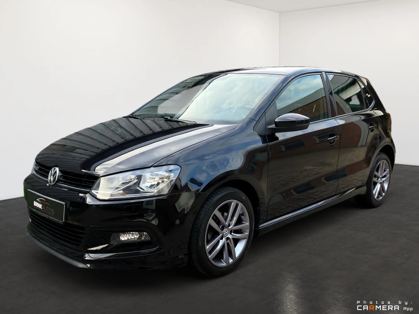 Volkswagen Polo (2015) — foto 1