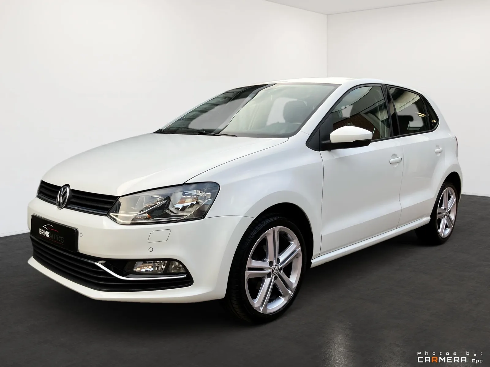 Volkswagen Polo (2015) — foto 1