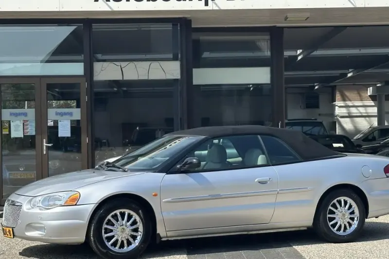 Chrysler Sebring (2005)