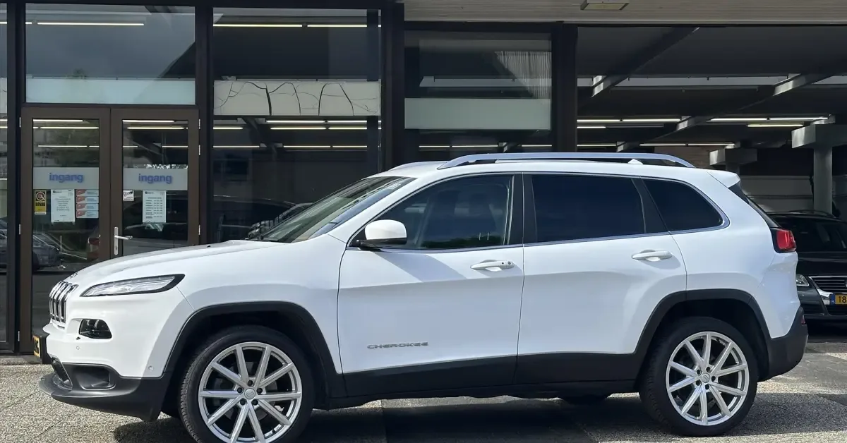 Jeep Cherokee (2014) — foto 1