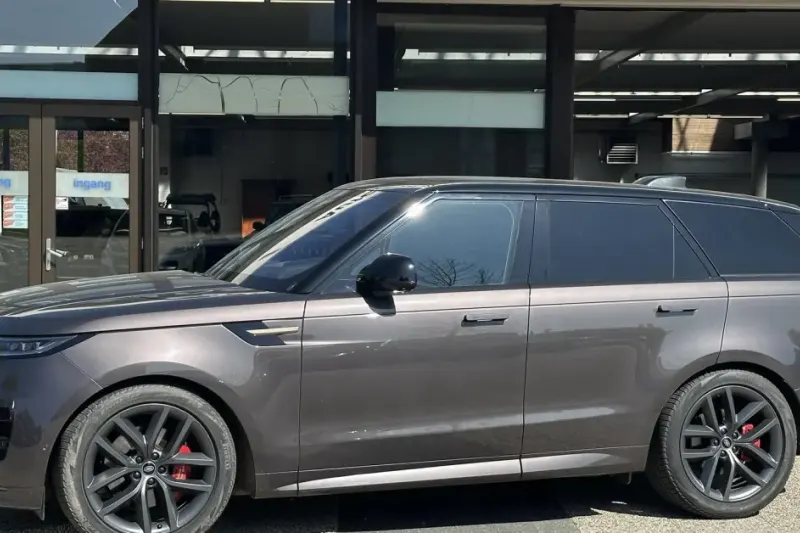 Land Rover Sport (2023)