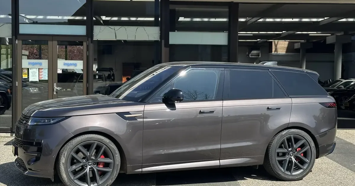 Land Rover Sport (2023) — foto 1